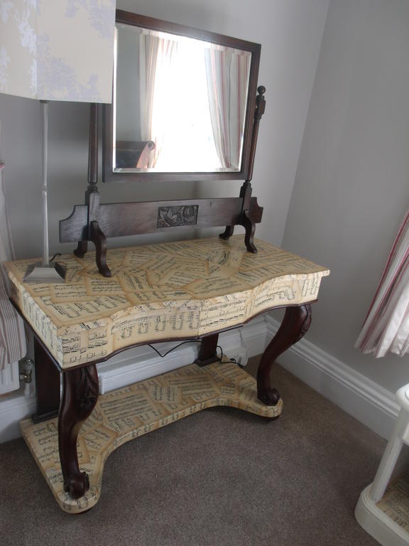 Hooray Henrys Bed and Breakfast Sheringham Exteriör bild