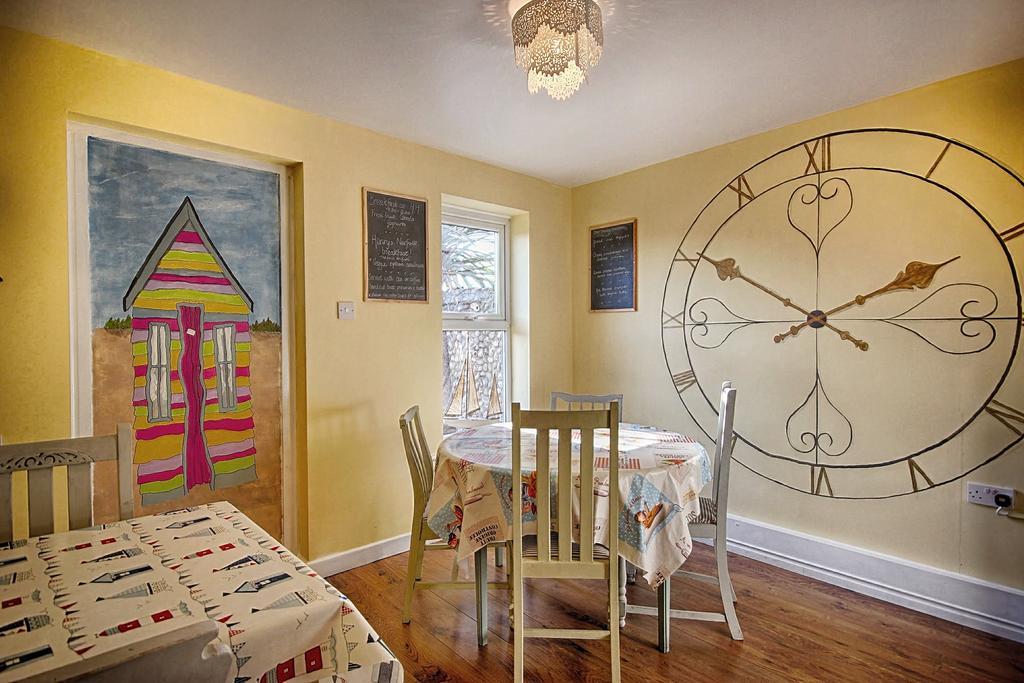 Hooray Henrys Bed and Breakfast Sheringham Exteriör bild