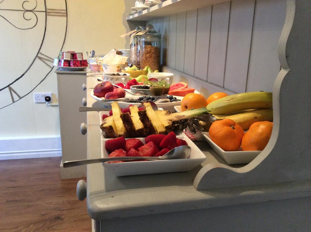 Hooray Henrys Bed and Breakfast Sheringham Exteriör bild